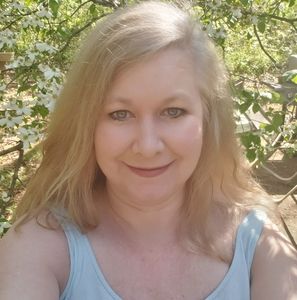 Meet your Posher, Alisa